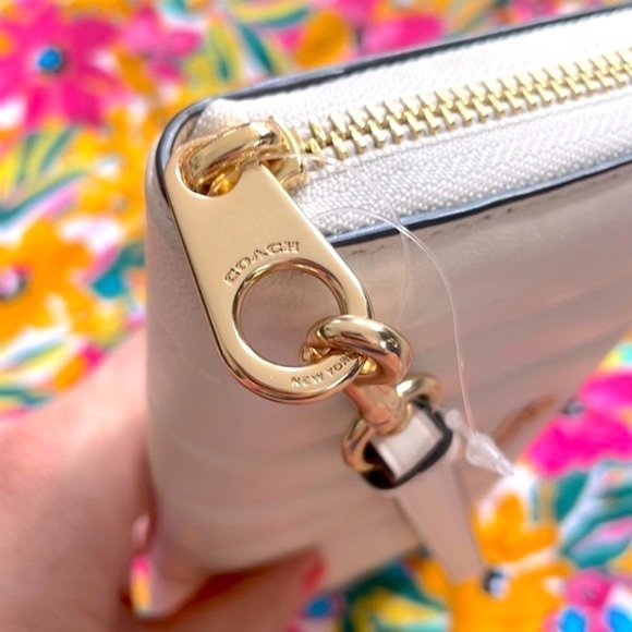 Brand New Coach Genuine Leather Chalk Quilt Long Zip Around Wristlet Wallet - Picture 6 of 15